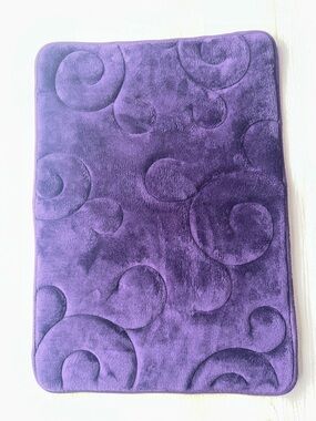 Plush Swirl Accent Rug Purple NWOT Bathroom Bath Mat Nonslip Comfort